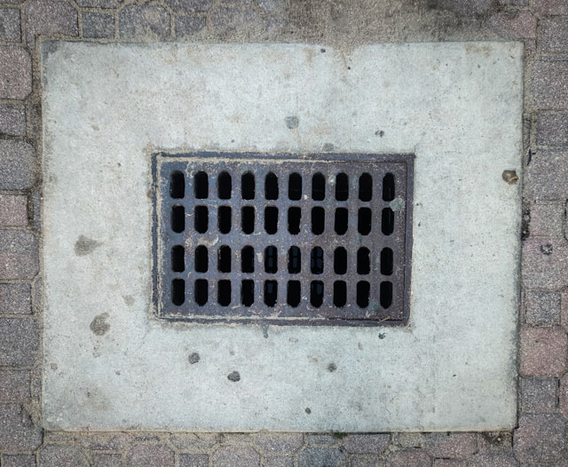 Fast drain unblocking services for stormwater pit grates