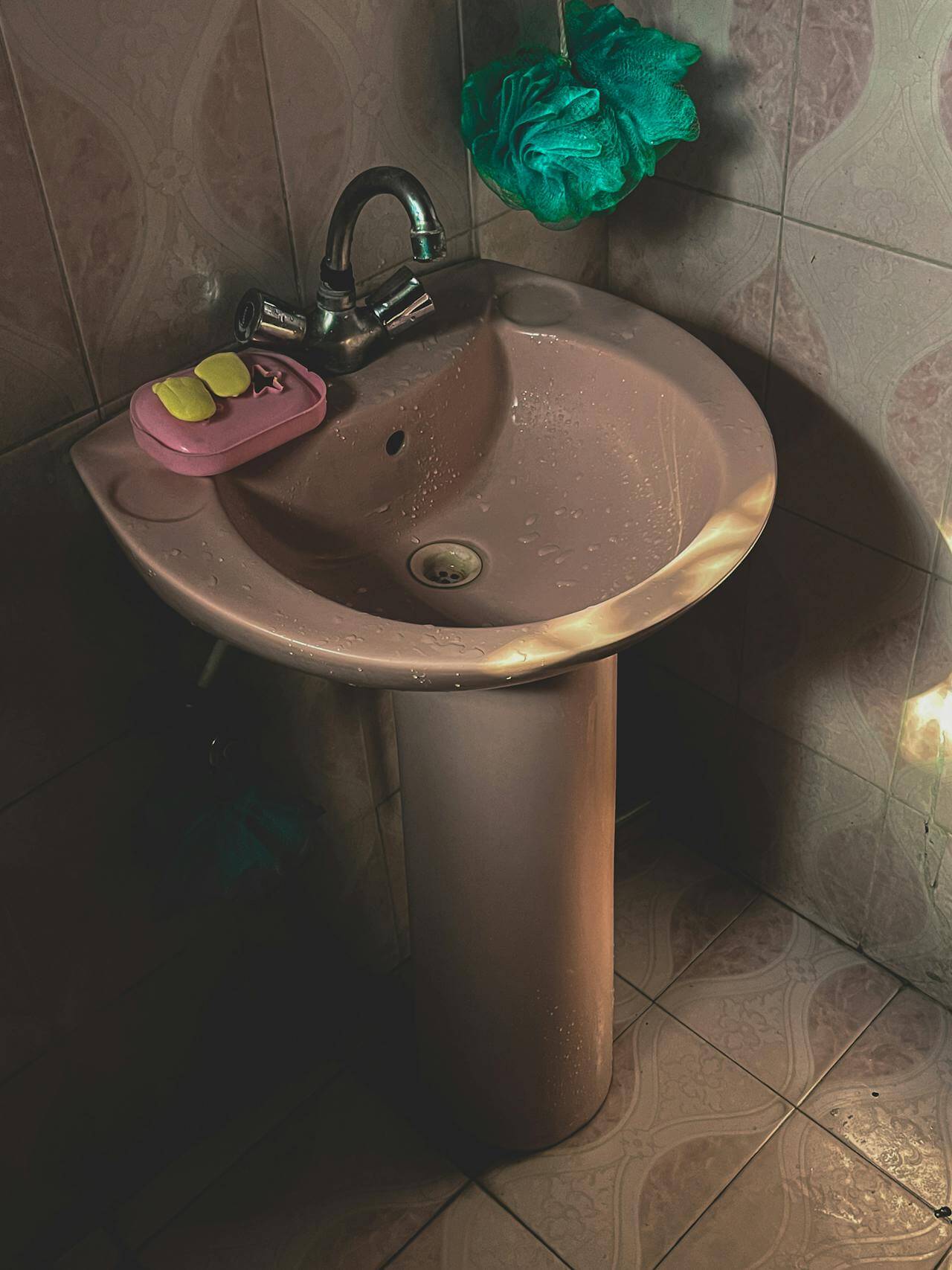 blocked drain services for bathroom sink by blue diamond plumbing